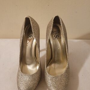 Speed Limit 98 Womens Silver Closed Toe Stilettos Platform Heels Shoe Size 6.5